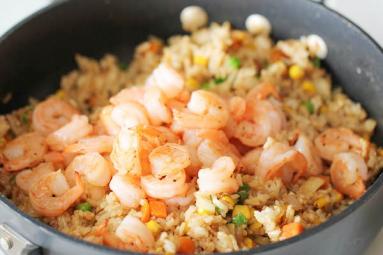 Chicken and Shrimp fried rice that tastes heavenly},{Chicken and Shrimp fried rice that tastes heavenly